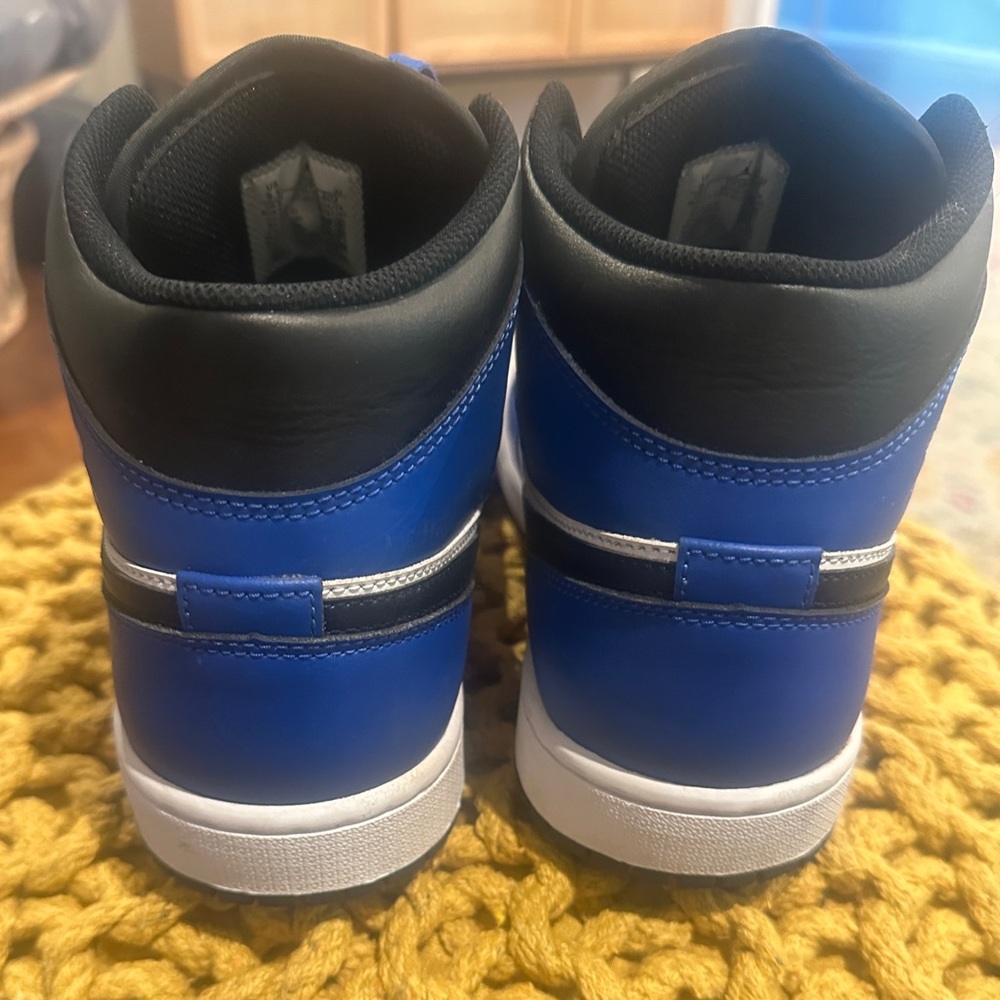 Air Jordan Sneakers - Picture 4 of 5